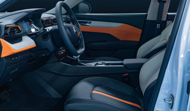 
								Arriendo Dongfeng Aeolus Y3 completo									